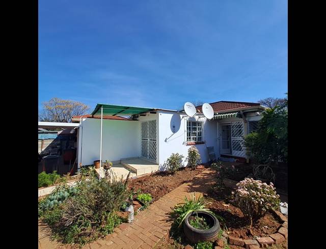 3 BEDROOM HOUSE FOR SALE IN WYCHWOOD
